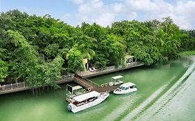 An Lam Retreats Saigon River